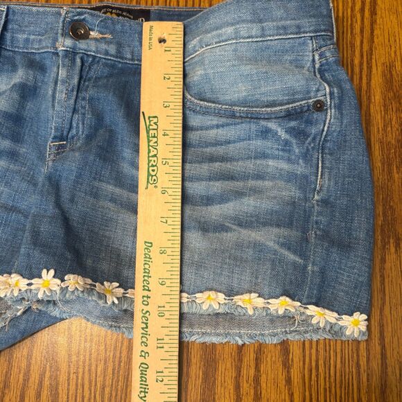 Lucky Brand Women's Riley Denim Shorts with Daisy Trim Size 8 / 29 - Picture 9 of 10